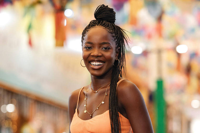  Clara Moneke como Léo em 'Dona de Mim'